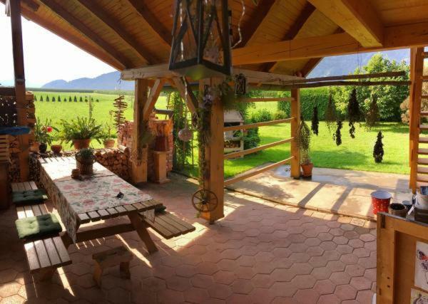 Entire Loft Close To Beautiful Logar Valley Accommodatie bij particulieren *